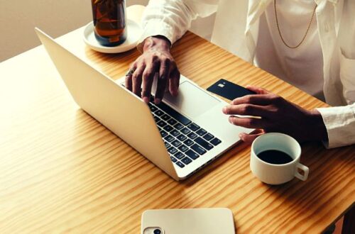 quando usar compre meu livro e quando nao