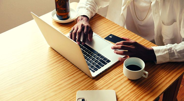 quando usar compre meu livro e quando nao