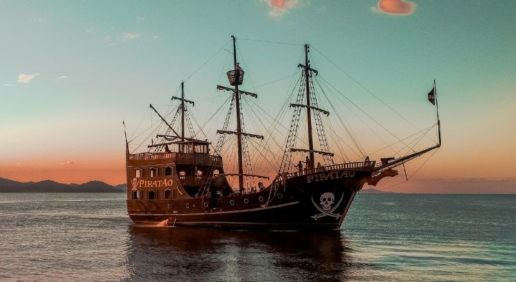 os 6 romances de fantasia em alto mar que nao podem faltar