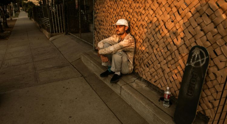 homem vs sociedade o conflito mais relacionavel da literatura