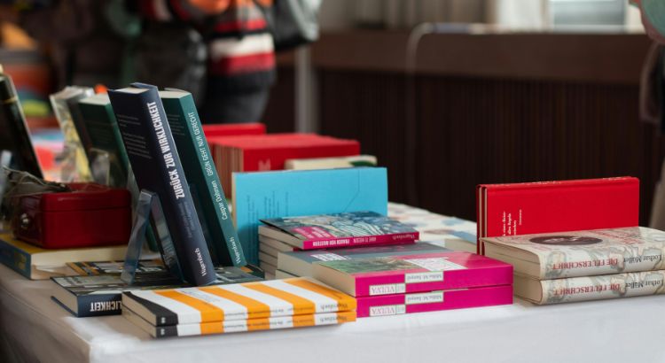 como vender livros independentes e construir uma carreira alem do lancamento